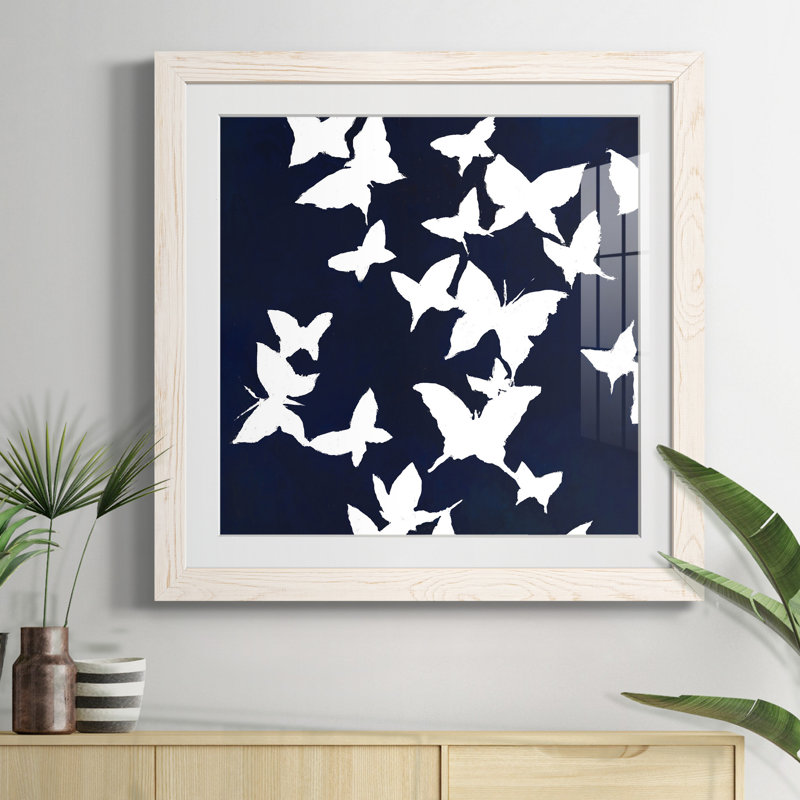 «All Aflutter III» - peinture encadrée, H 27,5 po x l 27,5 po x P 1,5 po, Papier blanc