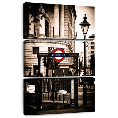 Sireci London Underground Sign