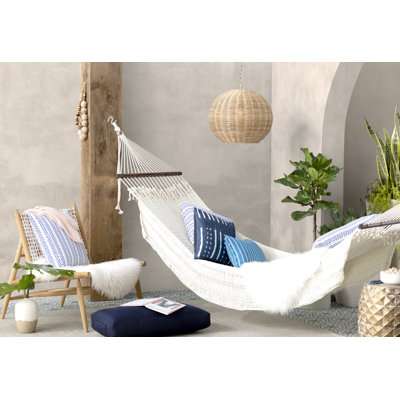 Coussin extérieur à lignes nautiques