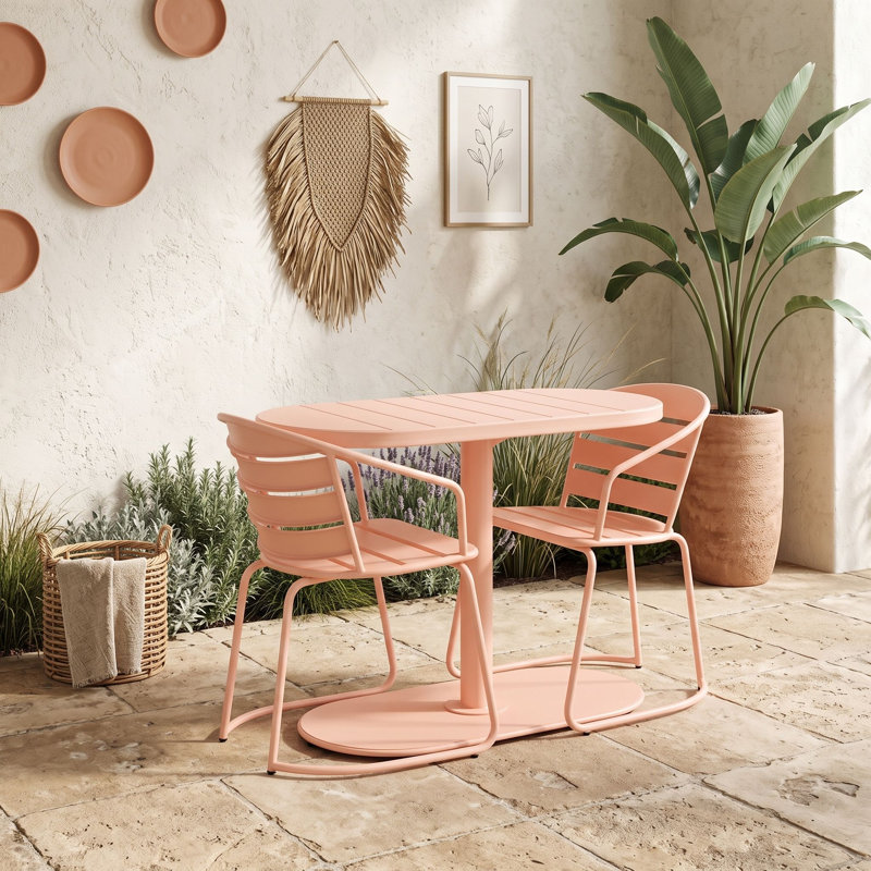 Ensemble bistro 3 pièces en fer avec table ovale et deux chaises à lattes pour le jardin ou le balcon, Corail