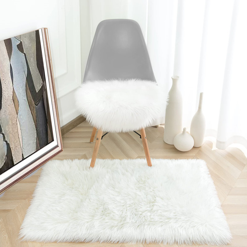 Mamduh Handmade Shag Faux Sheepskin White Rug, Rectangle 3' x 5'