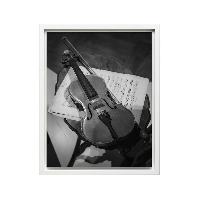 Photographie de violon, Canvas, 18"H x 24"W, White Framed