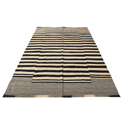 5x8 Prichard Black and White Rug
