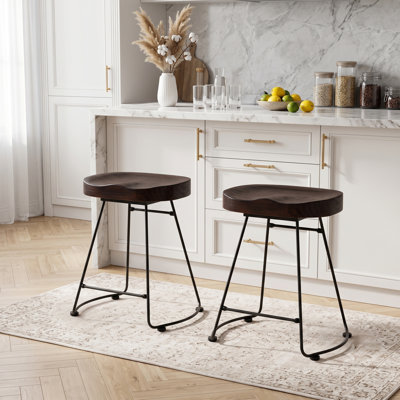 Tabouret court en bois massif 18,5 po Underclift