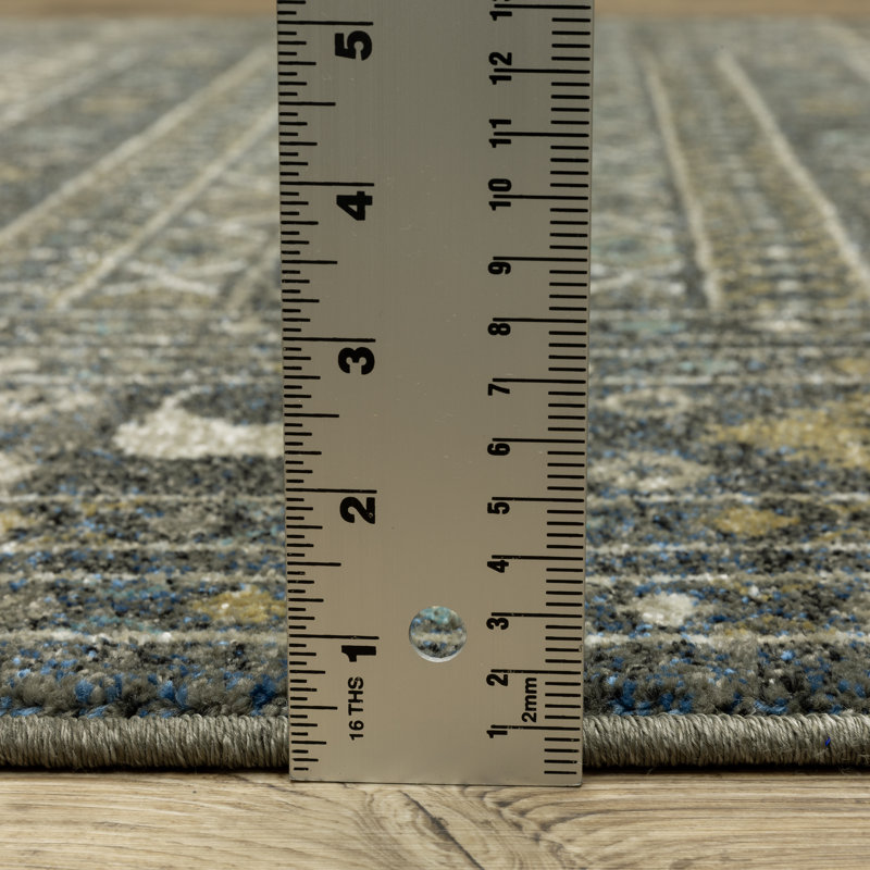 Tapis gris / noir en polypropylène tissé à la machine Southwestern, Tapis de couloir 2 pi 3 po x 7 pi 6 po