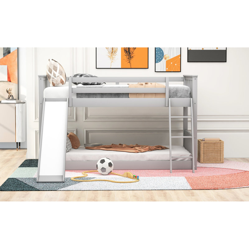 Lit superposé simple gris avec glissière amovible et, option d'économie d'espace pour les petites chambres à coucher, lit en bois de pin, facile à installer, tête de lit à rayures verticales de couleur intégrée, structure, convenable