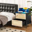 Table de chevet Boho en rotin noir avec station de charge et lumière DEL, table de chevet 3 tiroirs en bois L 23,6 po x l 15,4 po x H 22,1 po pour le salon de la petite chambre, noir