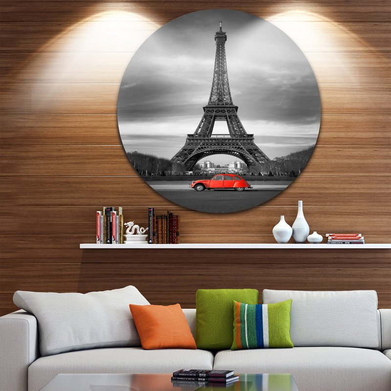 «Eiffel and Old Red Car», photographie, H 23 po x l 23 po x P 1 po, Métal