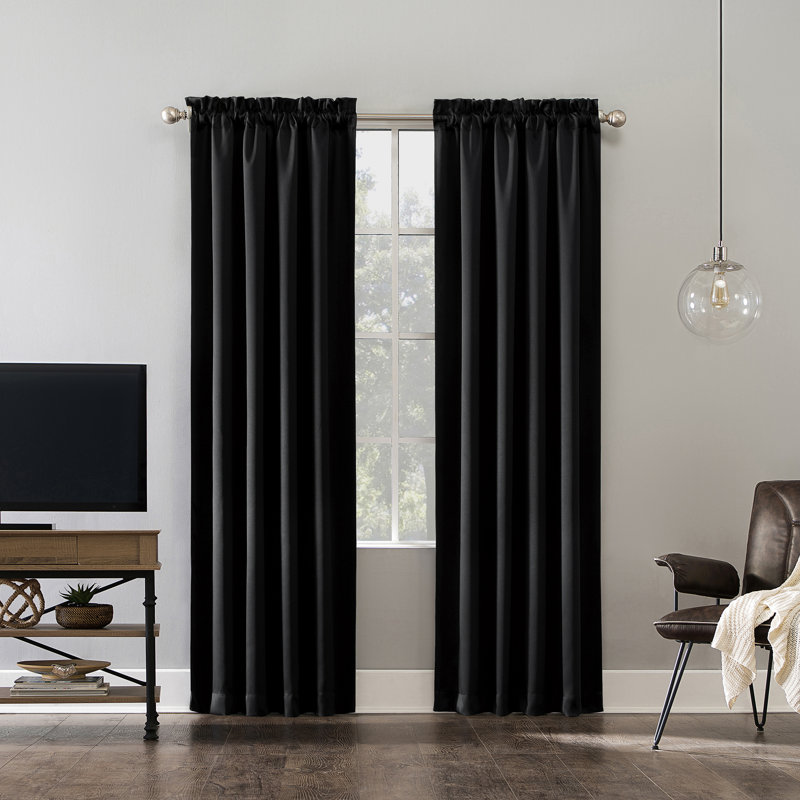 Panneau de rideau 100 % occultant avec passe-tringle de qualité cinéma Oslo Sun Zero, Noir, l 52" x L 63"
