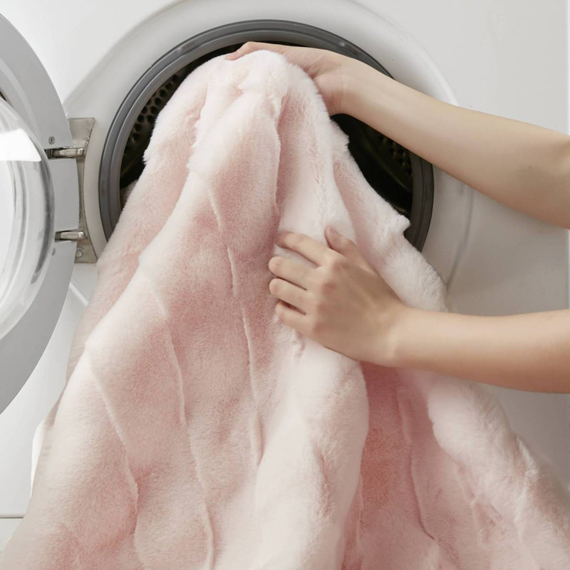 1 jeté en fausse fourrure Vivienne, Rose