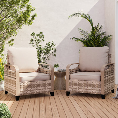 Chaise longue d'extérieur en osier avec coussins Corion