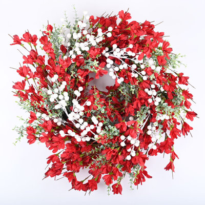 Couronne de Noël en baies et grappe de fleurs 24 po