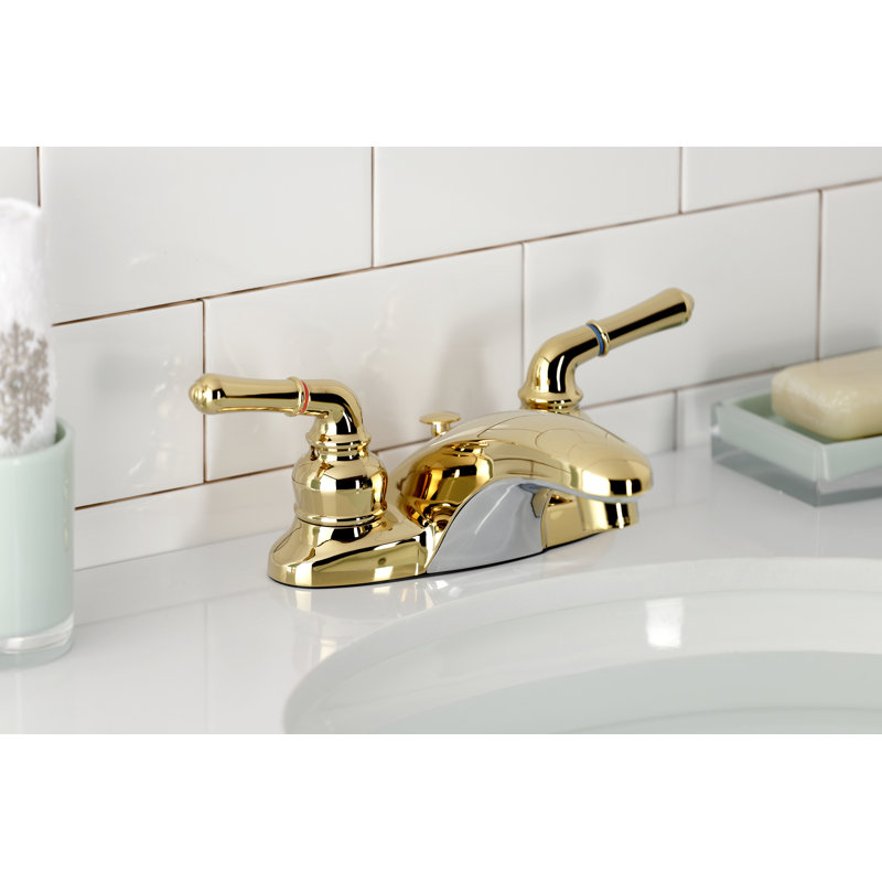 Robinet de salle de bain central à 4 poignées à 3 poignées à 3 trous Kingston Brass Magellan, Laiton poli, Bonde rétractable