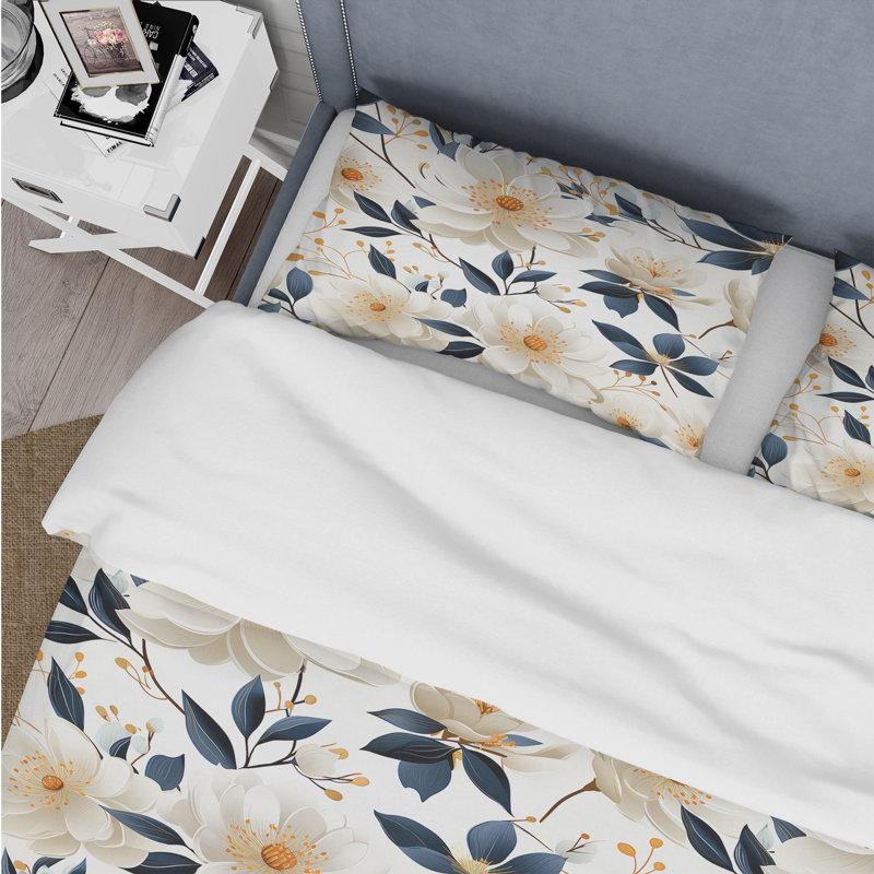 White Essence Petals Blooms Floral Pattern Floral Duvet Cover, Queen Duvet Cover + 2 Standard Shams
