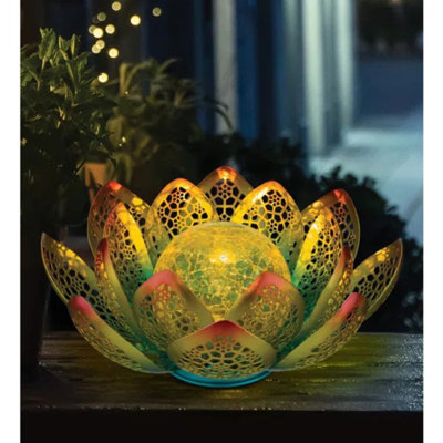Décoration de jardin solaire en métal et verre avec globe en verre craquelé et éclairage automatique pour les allées et les patios extérieurs
