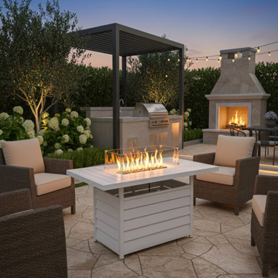 Table de foyer au propane de 54,3 po, 50 000 BTU, cadre en aluminium blanc, brûleur en acier inoxydable, pierres de lave, pare-vent en verre, idéale pour les fêtes dans la cour arrière. Comprend un rangement dissimulé pour la bouteille de propane et une housse imperméable.