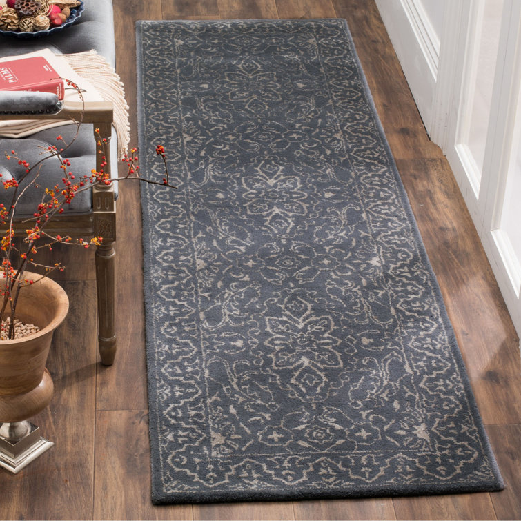 Samaniego Hand Tufted Viscose/Wool Oriental Rug in Gray