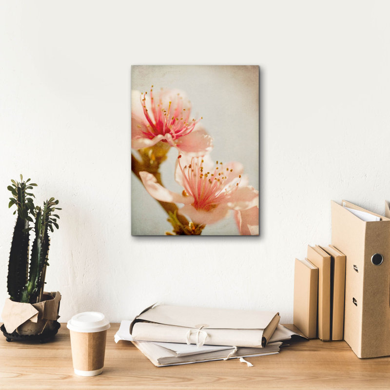 «Spring Whispers 1» par Jessica Rogers, art mural sur toile, H 16 po x l 12 po x P 0,75 po