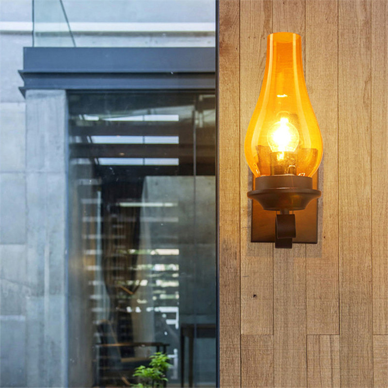 Lampe murale en métal et verre