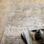 Tapis beige à motif abstrait Gwern-1785731197