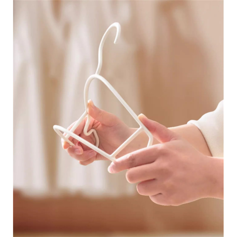 Cintre standard en plastique antidérapant pour robe / chandail / chandail Oktam, 20