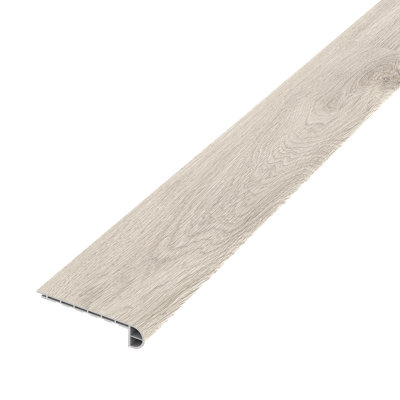 Nez de marche en vinyle Cassio d'épaisseur 0,0217 po x 4,5 po x 94,5 po
