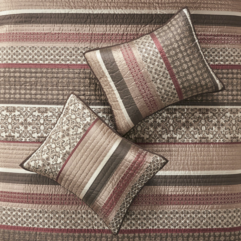 King Red Cotton Reversible Jacquard Quilt Set