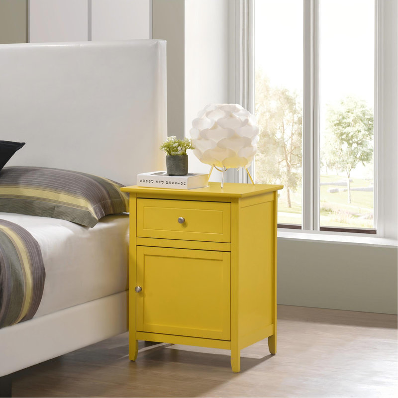 Table de chevet jaune vibrante