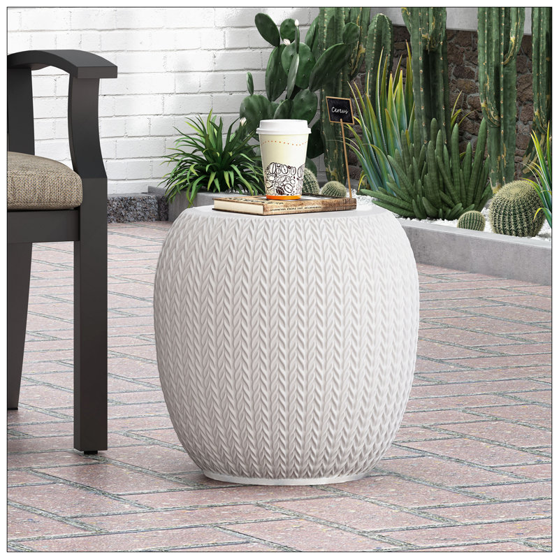 Table d'appoint d'extérieur en béton léger