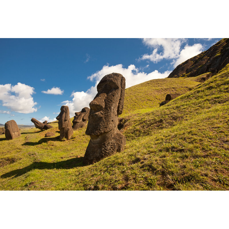 Statues de l'île de Pâques par Viktore - Photographie sur toile tendue, H 12 po x l 18 po