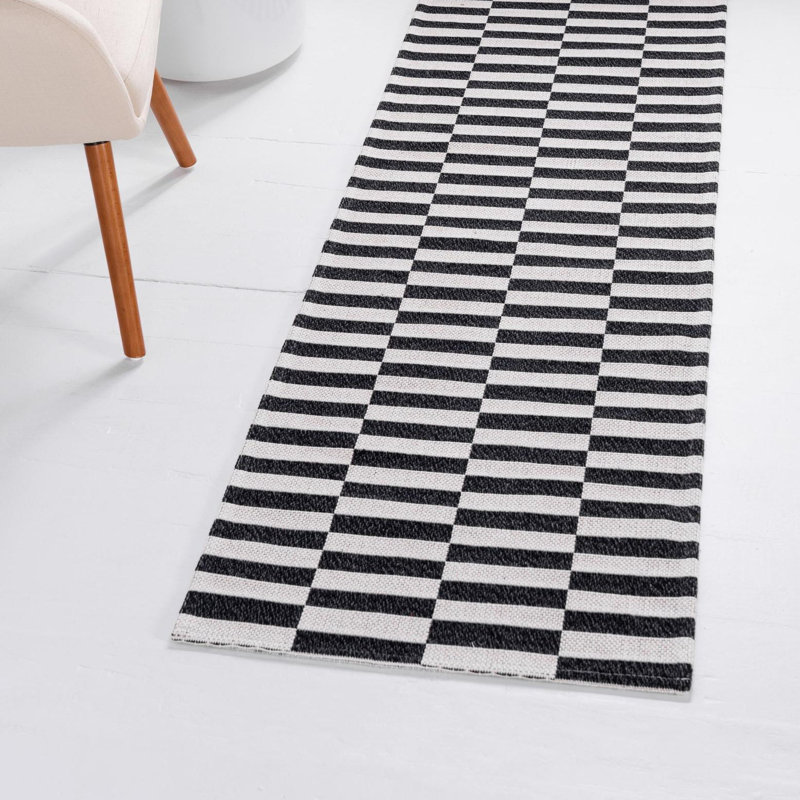 Tapis rayé en coton noir / ivoire Tobiah, Tapis de couloir 2 pi x 7 pi 10 po