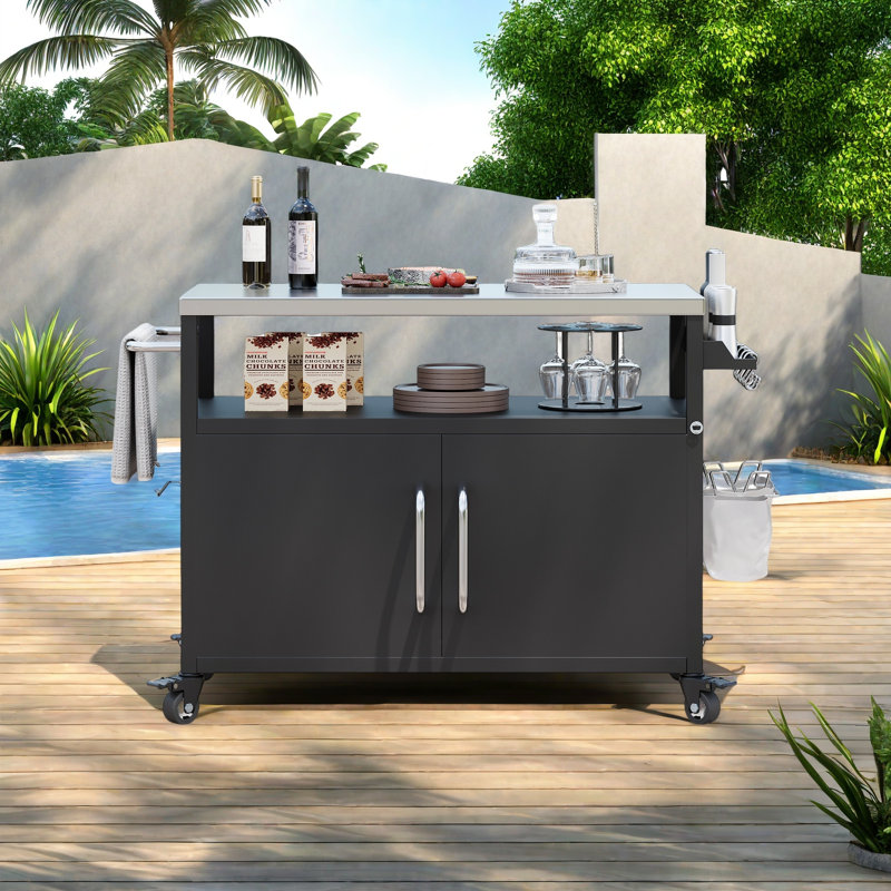 Îlot de cuisine extérieur avec plateau en acier inoxydable, armoires de rangement, tablettes réglables, support à épices et porte-serviettes, 4 roulettes verrouillables