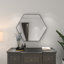 Miroir mural hexagonal en bois avec cadre minimaliste-1824171746