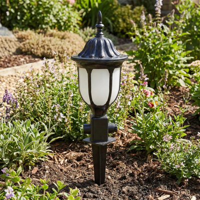 Kensington 1-Light Traditional Garden Spike