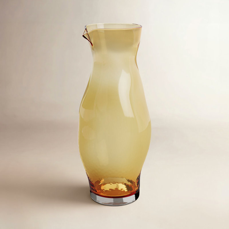 Pichet Arkwright, Amber