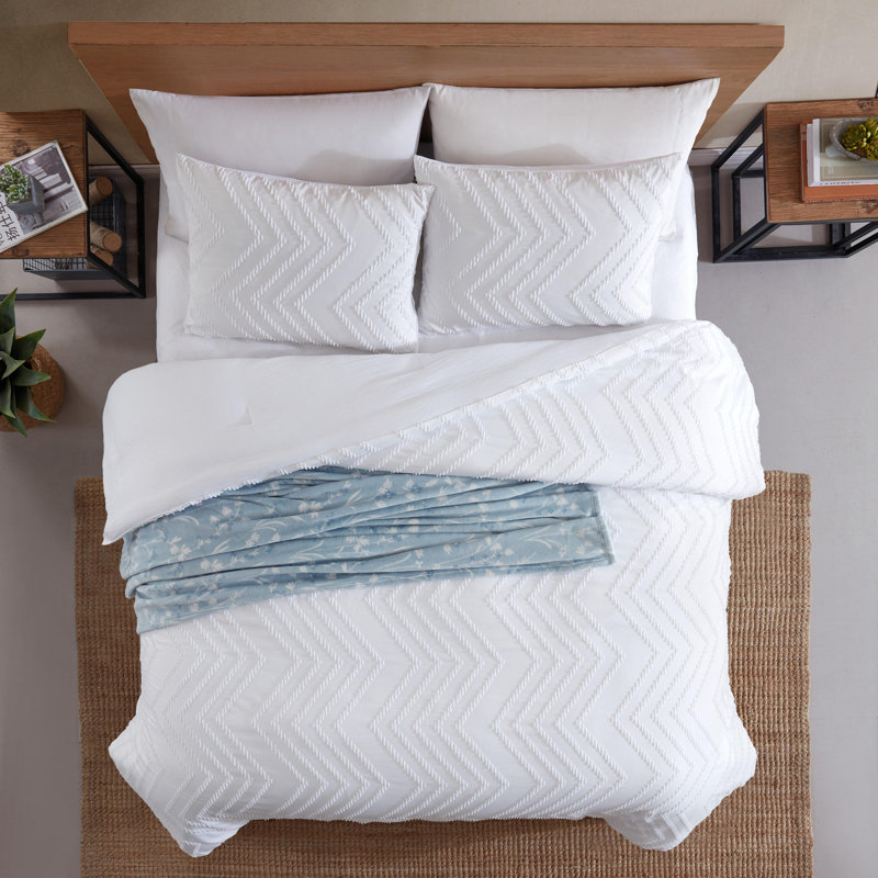 Twin White Microfiber Reversible Comforter Set with Shams