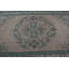 Charmant tapis turc beige et sarcelle avec d'élégants motifs floraux, idéal pour l'esthétique intérieure