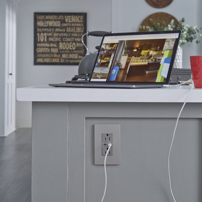 radiant 15A Tamper-Resistant with Ultra-Fast 6.0A USB Type C/C Outlet