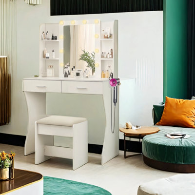 Commode avec prise électrique et support pour sèche-cheveux, ensemble de commode avec 2 tiroirs et 6 tablettes de rangement Commode avec miroir et 3 lampes réglables de couleur claire