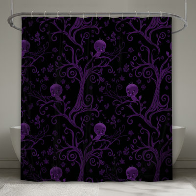 Rideaux de douche mauves mauves sur branches