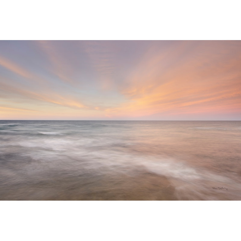 «Lake Superior Sky III» par Alan Majchrowicz, H 24 po x l 36 po, Non, Cadre flottant noyer