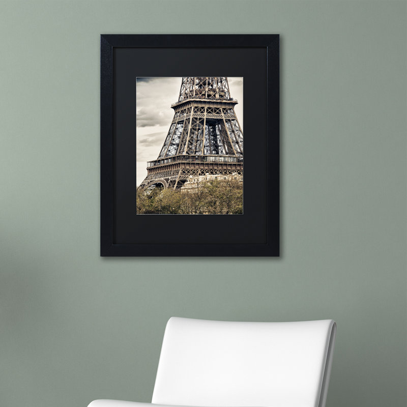 Vue de la Tour Eiffel, reproduction encadrée, H 18 po x l 19,25 po x P 0,5 po, Cadre noir, Noir