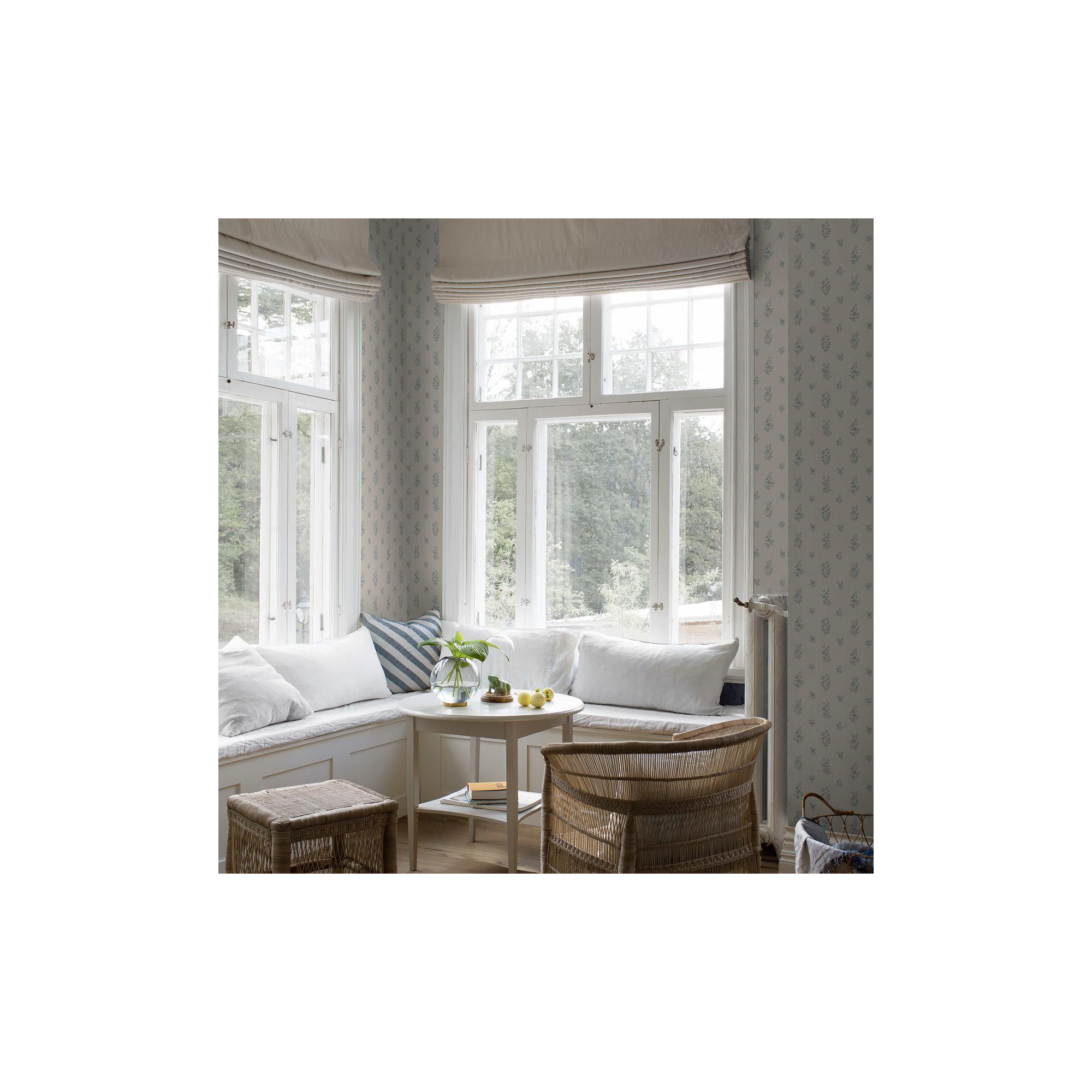 Boråstapeter Petit Fleurs Wallpaper, Blue