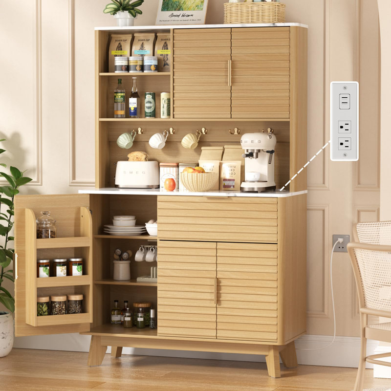 Armoire de cuisine avec 4 stations de charge
