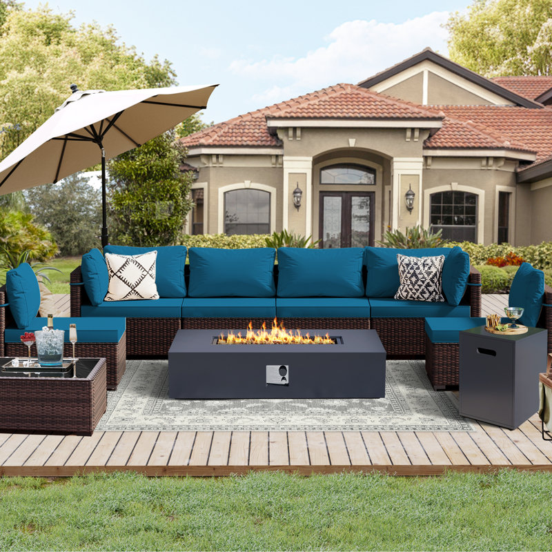 Ensemble de conversation 9 pièces pour terrasse en rotin avec foyer extérieur de 56 pouces et coussin de siège confortable
