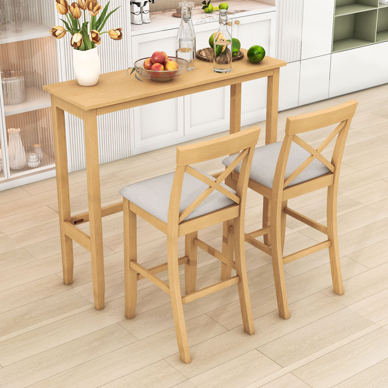 Ensemble repas avec table en bois et 2 chaises rembourrées