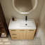 Meuble-lavabo sur pied 36 po avec lavabo droit en résine, deux portes et trois tiroirs