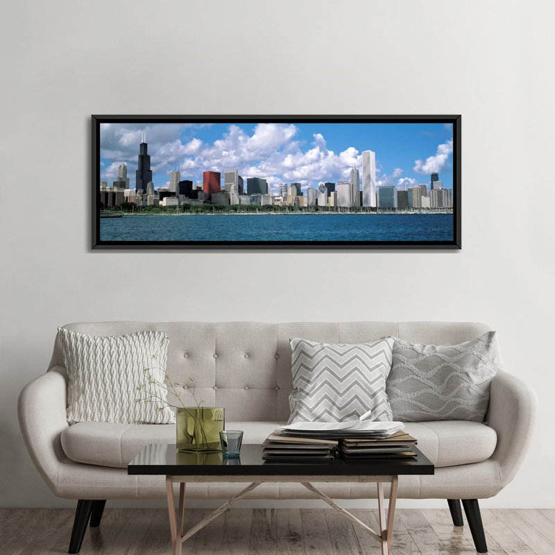 « clouds, chicago, illinois », reproduction de photo sur toile, H 12 po x l 36 po x P 1,5 po, Cadre noir