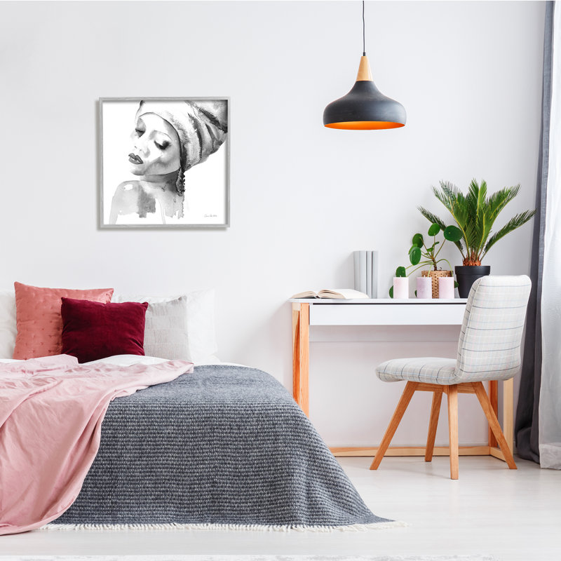 «Woman with Headwrap Tranquil Black White Watercolor Portrait Grey Farmhouse, H 24 po x l 24 po, Estampe numérique Farmhouse