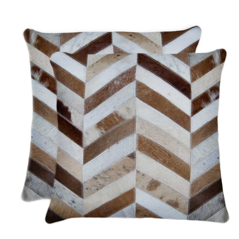 (Ensemble de deux) Coussins en cuir de vache à chevrons naturels et bruns, Brun / naturel
